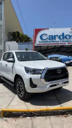 TOYOTA-HILUX-2025