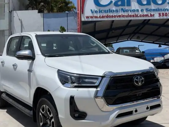 TOYOTA-HILUX-2.8 D-4D TURBO DIESEL CD SRX 4X4 AUTOMÁTICO TOYOTA-HILUX-2025