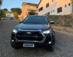 TOYOTA HILUX 2.8 D-4D TURBO DIESEL CD SRX PLUS 4X4 AUTOMÁTICO TOYOTA HILUX 2.8 D-4D TURBO DIESEL CD SRX PLUS 4X4 AUTOMÁTICO