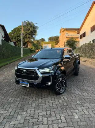 TOYOTA-HILUX-2024