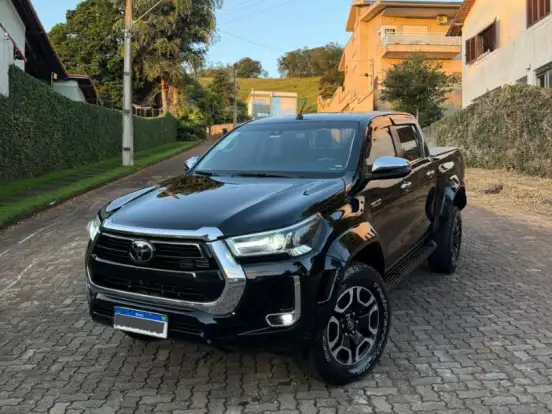 TOYOTA-HILUX-2.8 D-4D TURBO DIESEL CD SRX PLUS 4X4 AUTOMÁTICO TOYOTA-HILUX-2024
