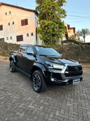 TOYOTA-HILUX-2024