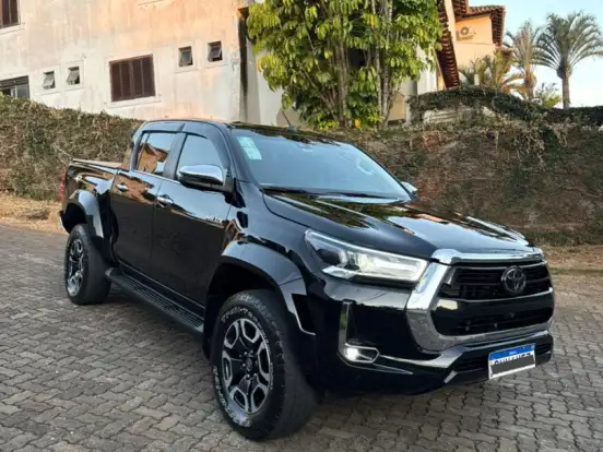 TOYOTA-HILUX-2.8 D-4D TURBO DIESEL CD SRX PLUS 4X4 AUTOMÁTICO TOYOTA-HILUX-2024
