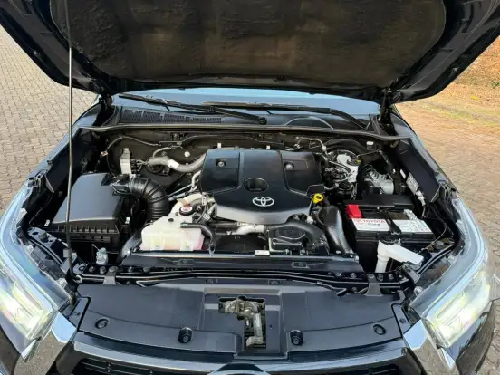 TOYOTA-HILUX-2024