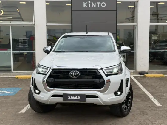 TOYOTA HILUX 2.8 D-4D TURBO DIESEL CD SRX PLUS 4X4 AUTOMÁTICO TOYOTA HILUX 2.8 D-4D TURBO DIESEL CD SRX PLUS 4X4 AUTOMÁTICO