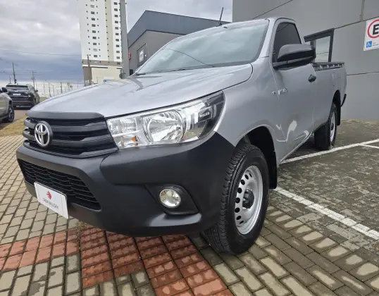 TOYOTA HILUX 2.8 D-4D TURBO DIESEL CS 4X4 AUTOMÁTICO TOYOTA HILUX 2.8 D-4D TURBO DIESEL CS 4X4 AUTOMÁTICO