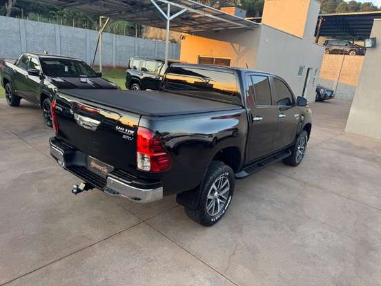 TOYOTA-HILUX-2018
