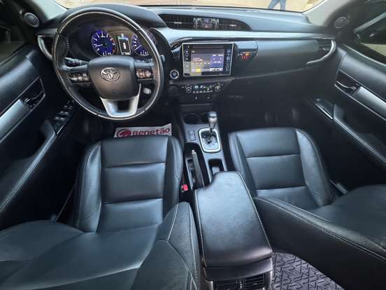 TOYOTA-HILUX-2018