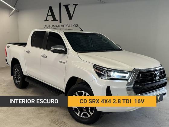 TOYOTA HILUX 2.8 D-4D TURBO DIESEL CD SRX 4X4 AUTOMÁTICO