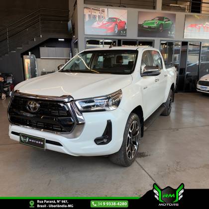 TOYOTA HILUX 2.8 D-4D TURBO DIESEL CD SRX 4X4 AUTOMÁTICO