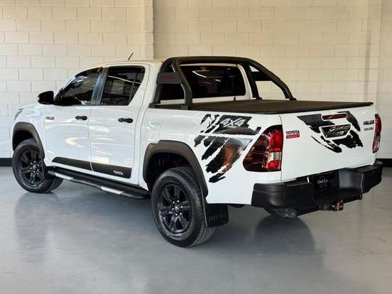 TOYOTA-HILUX-2.8 SR CHALLENGE 4X4 CD 16V DIESEL 4P AUTOMÁTICO TOYOTA-HILUX-2017