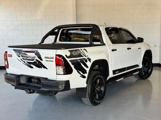 TOYOTA-HILUX-2.8 SR CHALLENGE 4X4 CD 16V DIESEL 4P AUTOMÁTICO TOYOTA-HILUX-2017