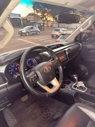 TOYOTA-HILUX-2018