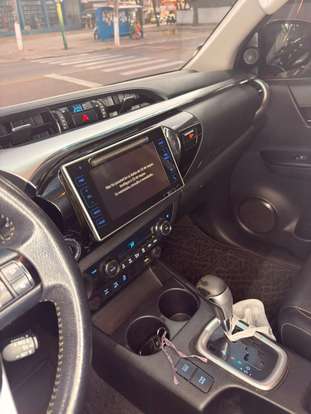 TOYOTA-HILUX-2018
