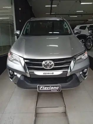 TOYOTA HILUX SW4 2.7 SR 4X2 16V FLEX 4P AUTOMÁTICO TOYOTA HILUX SW4 2.7 SR 4X2 16V FLEX 4P AUTOMÁTICO