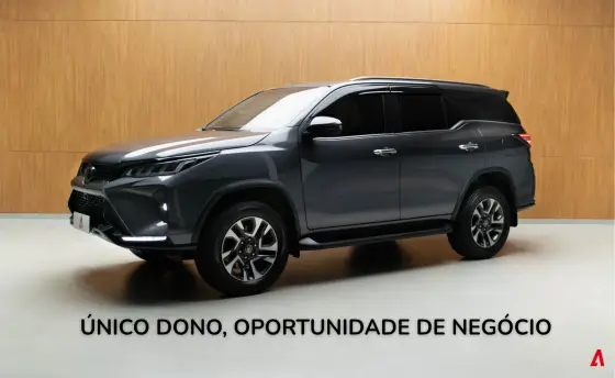 TOYOTA HILUX SW4 2.8 D-4D TURBO DIESEL DIAMOND 7L 4X4 AUTOMÁTICO TOYOTA HILUX SW4 2.8 D-4D TURBO DIESEL DIAMOND 7L 4X4 AUTOMÁTICO