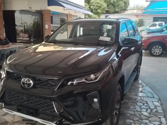 TOYOTA-HILUX SW4-2.8 D-4D TURBO DIESEL SRX PLATINUM 7L 4X4 AUTOMÁTICO TOYOTA-HILUX SW4-2025