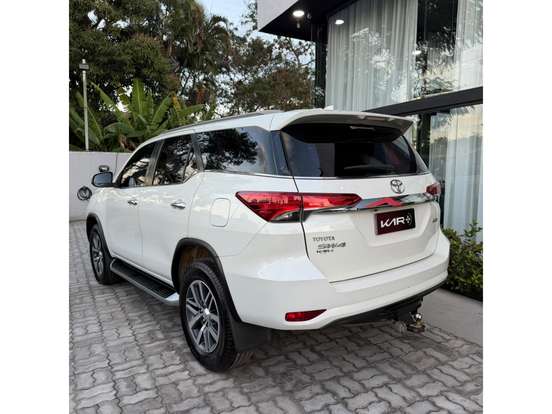 TOYOTA-HILUX SW4-2019