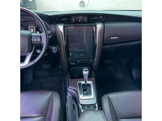 TOYOTA-HILUX SW4-2019