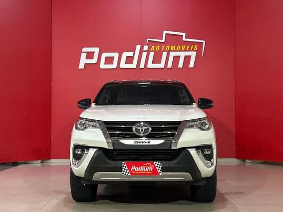 TOYOTA-HILUX SW4-2018