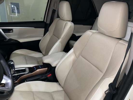 TOYOTA-HILUX SW4-2018