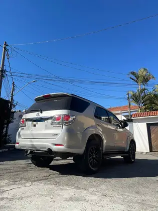TOYOTA HILUX SW4 3.0 SRV 4X4 16V TURBO INTERCOOLER DIESEL 4P AUTOMÁTICO TOYOTA HILUX SW4 3.0 SRV 4X4 16V TURBO INTERCOOLER DIESEL 4P AUTOMÁTICO