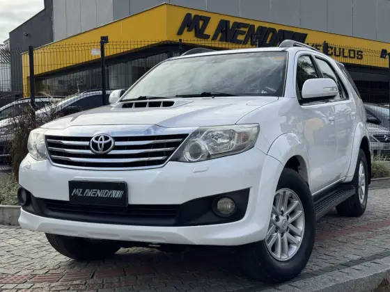 TOYOTA HILUX SW4 3.0 SRV 4X4 16V TURBO INTERCOOLER DIESEL 4P AUTOMÁTICO TOYOTA HILUX SW4 3.0 SRV 4X4 16V TURBO INTERCOOLER DIESEL 4P AUTOMÁTICO
