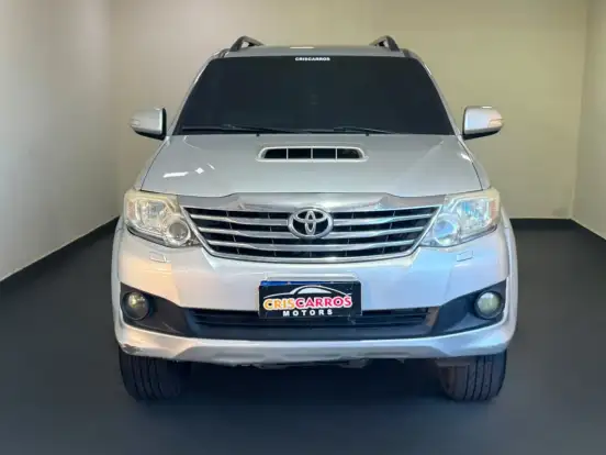 TOYOTA-HILUX SW4-2012