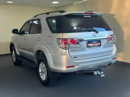 TOYOTA-HILUX SW4-2012