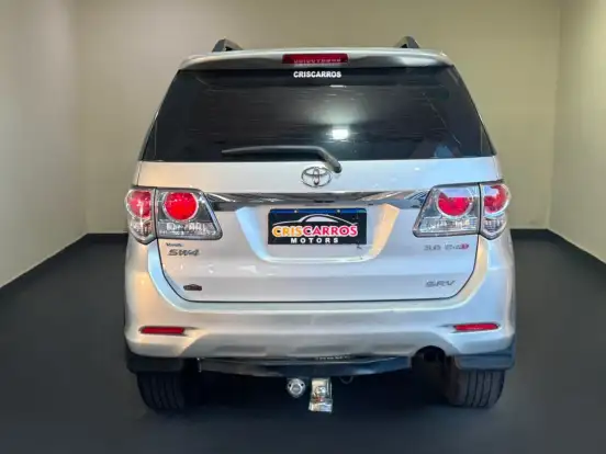 TOYOTA-HILUX SW4-2012