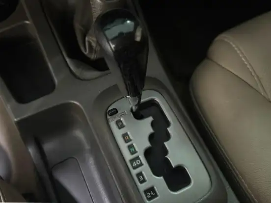 TOYOTA-HILUX SW4-2012