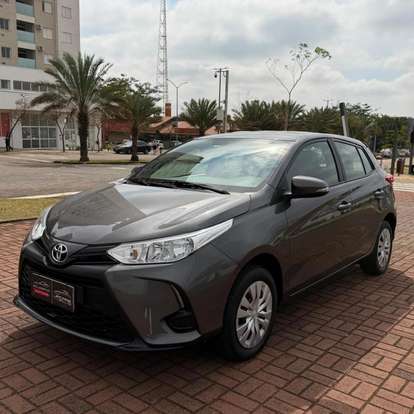 TOYOTA-YARIS-2024