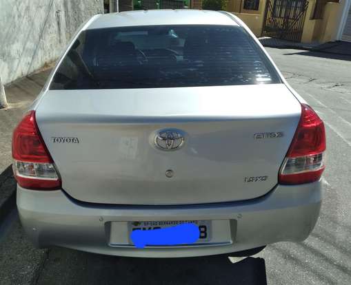 TOYOTA-ETIOS-1.5 XS SEDAN 16V FLEX 4P MANUAL TOYOTA-ETIOS-2013