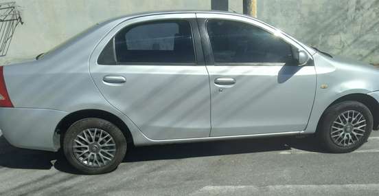 TOYOTA-ETIOS-1.5 XS SEDAN 16V FLEX 4P MANUAL TOYOTA-ETIOS-2013