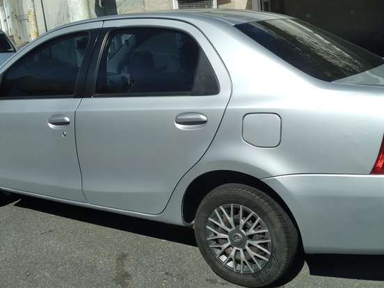 TOYOTA-ETIOS-1.5 XS SEDAN 16V FLEX 4P MANUAL TOYOTA-ETIOS-2013