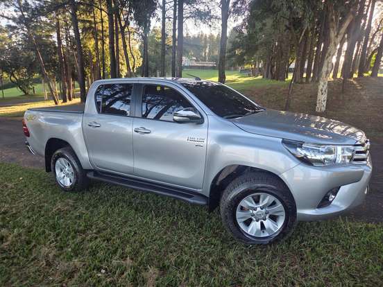 TOYOTA-HILUX-2017