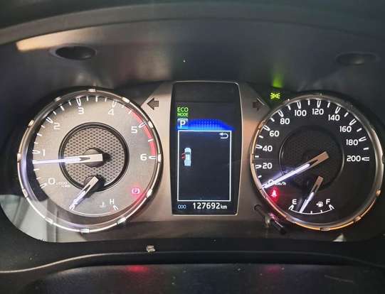 TOYOTA-HILUX-2021