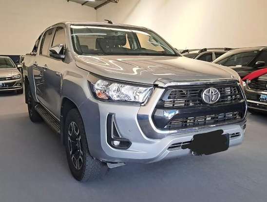 TOYOTA-HILUX-2021
