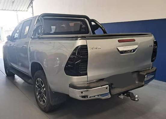 TOYOTA-HILUX-2021