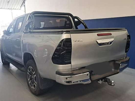 TOYOTA-HILUX-2.8 D-4D TURBO DIESEL CD SRV 4X4 AUTOMÁTICO TOYOTA-HILUX-2021