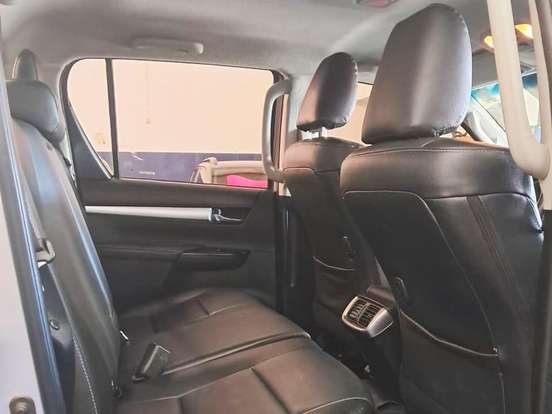 TOYOTA-HILUX-2.8 D-4D TURBO DIESEL CD SRV 4X4 AUTOMÁTICO TOYOTA-HILUX-2021