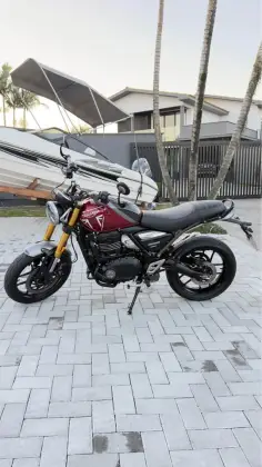 TRIUMPH SPEED 400 