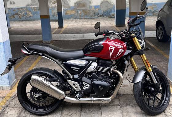 TRIUMPH SPEED 400 