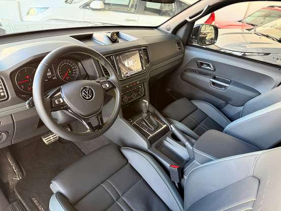 VOLKSWAGEN-AMAROK-2025