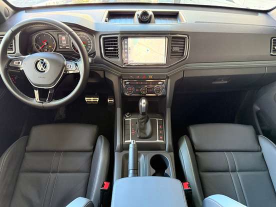 VOLKSWAGEN-AMAROK-2025