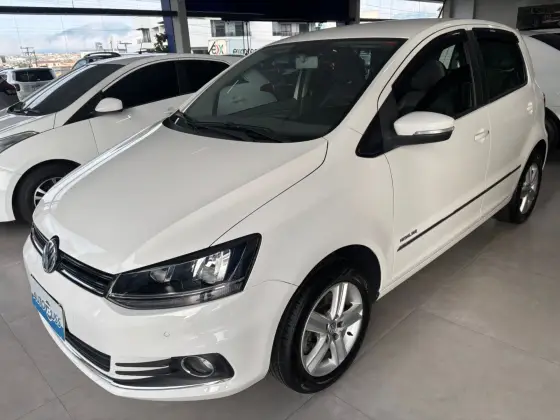 VOLKSWAGEN FOX 1.6 MSI HIGHLINE 16V FLEX 4P AUTOMATIZADO VOLKSWAGEN FOX 1.6 MSI HIGHLINE 16V FLEX 4P AUTOMATIZADO