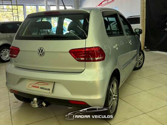 VOLKSWAGEN-FOX-2016