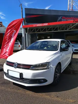 VOLKSWAGEN JETTA 2.0 TSI HIGHLINE 200CV GASOLINA 4P TIPTRONIC VOLKSWAGEN JETTA 2.0 TSI HIGHLINE 200CV GASOLINA 4P TIPTRONIC