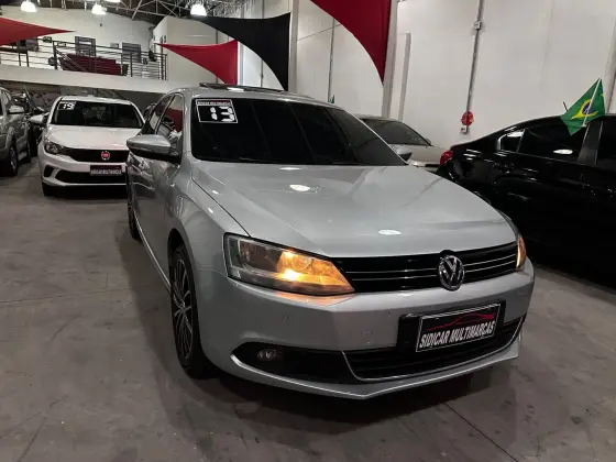 VOLKSWAGEN JETTA 2.0 TSI HIGHLINE 211CV GASOLINA 4P TIPTRONIC VOLKSWAGEN JETTA 2.0 TSI HIGHLINE 211CV GASOLINA 4P TIPTRONIC