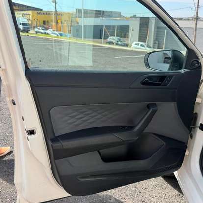 VOLKSWAGEN-POLO-2023